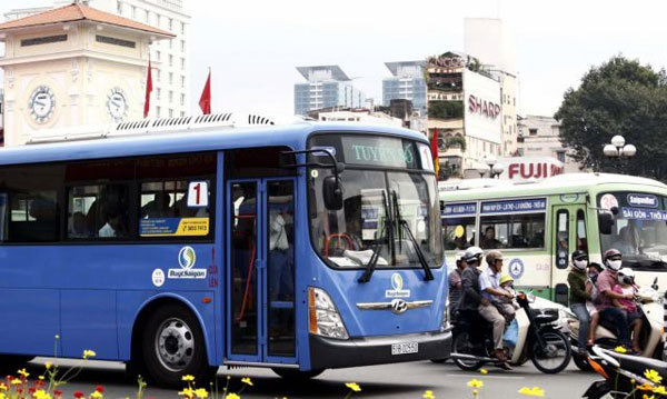 HCM City to open five electric-bus routes for 2-year trial run