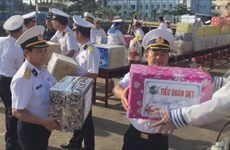 Tet gifts on the way to soldiers on duty at DK1 Platforms