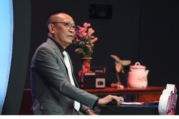 MC Lại Văn Sâm nhớ ký ức may quần bò mưu sinh ở Nga