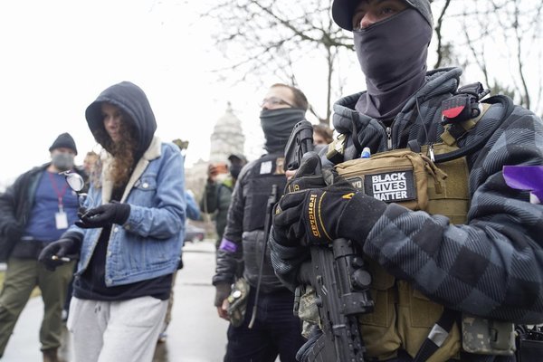 Biểu tình có vũ trang khắp nước Mỹ