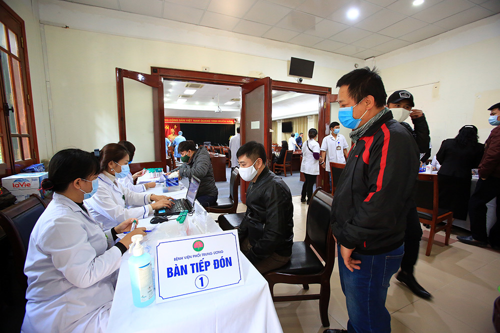 Hàng trăm phóng viên tác nghiệp tại Đại hội Đảng được xét nghiệm Covid-19