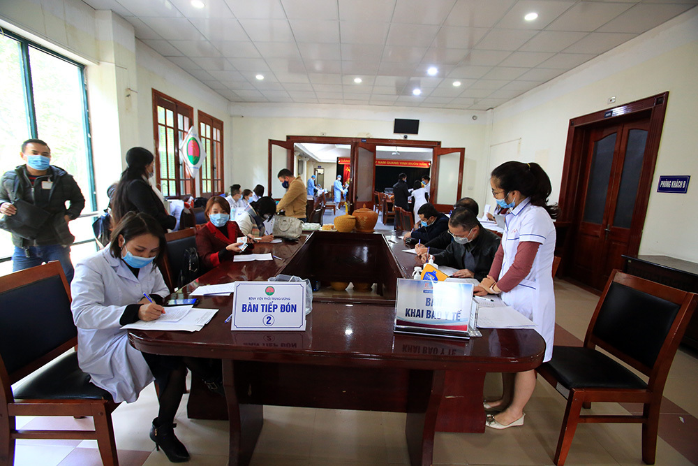 Hàng trăm phóng viên tác nghiệp tại Đại hội Đảng được xét nghiệm Covid-19