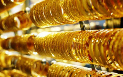 Giá vàng hôm nay 30/3: Tiền qua chứng khoán, vàng đổ dốc mạnh