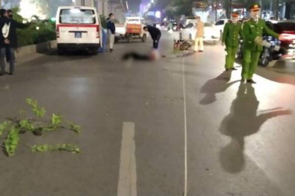 Bắt thanh niên tông xe máy làm cô gái trẻ và cụ bà tử vong ở Hà Nội