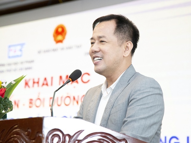 TIẾN SĨ TÂM LÝ TÔ NHI A CÙNG CHỒNG TRONG CÁC TƯ VẤN HÔN NHÂN