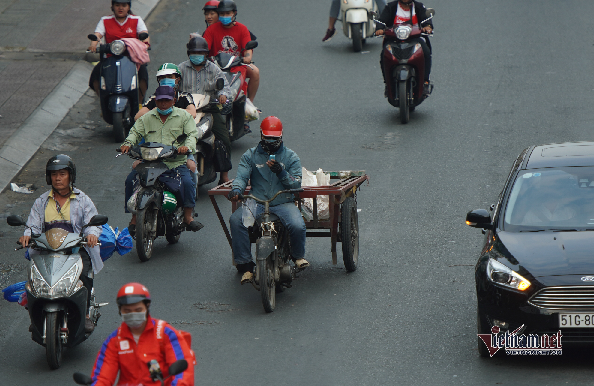 Tập đoàn 'xe xác ướp' vẫn tung hoành trên đường Sài Gòn