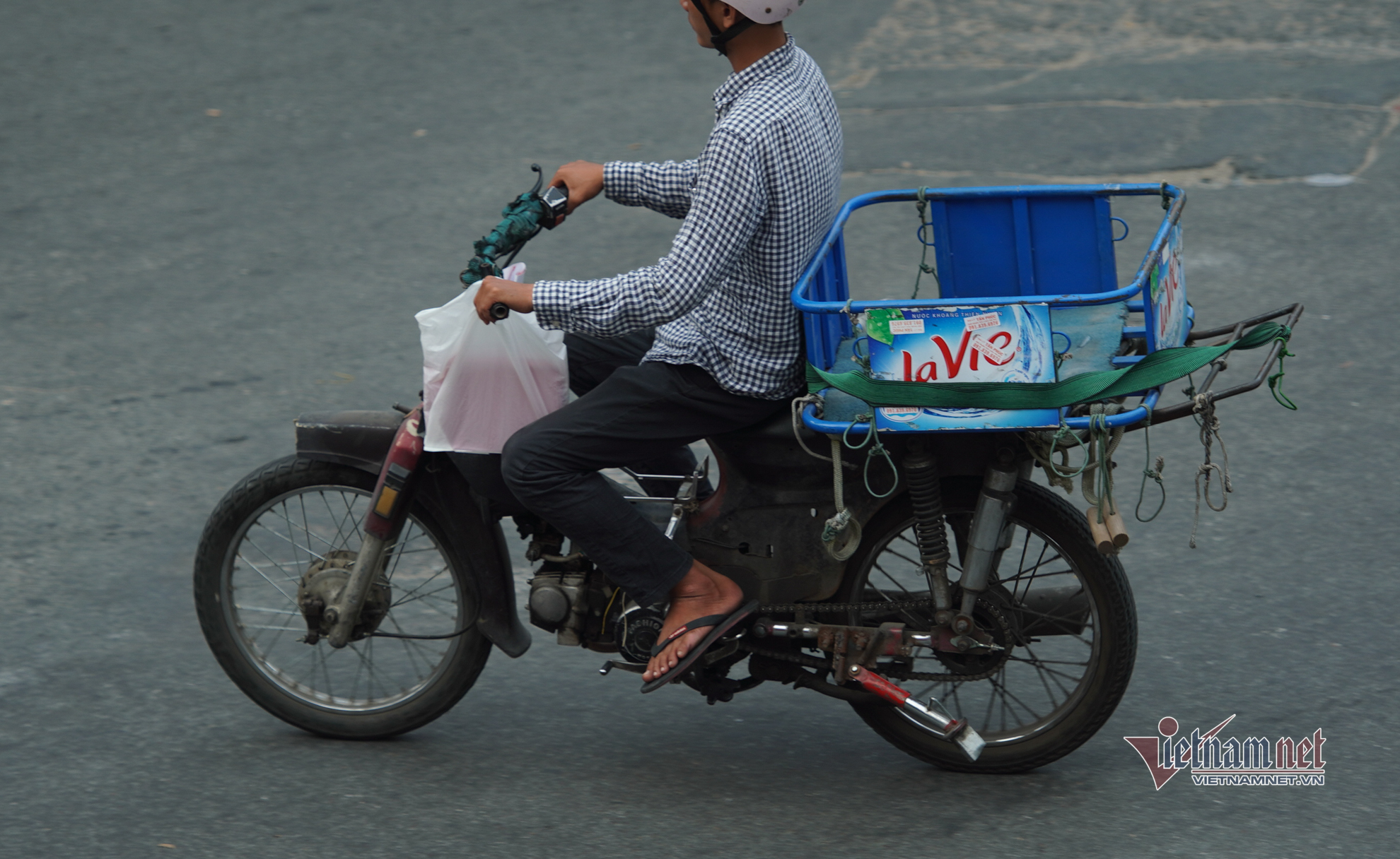 Tập đoàn 'xe xác ướp' vẫn tung hoành trên đường Sài Gòn