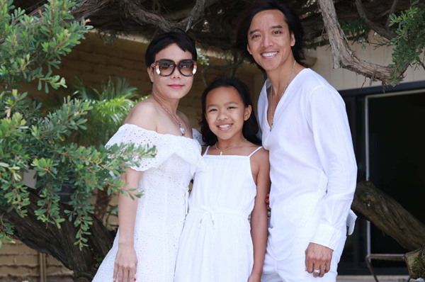 Khoảnh khắc hạnh phúc của Việt Hương bên ông xã và con gái