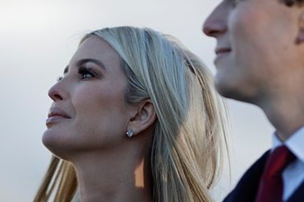 Con gái ông Trump khóc khi cha sắp mãn nhiệm tổng thống