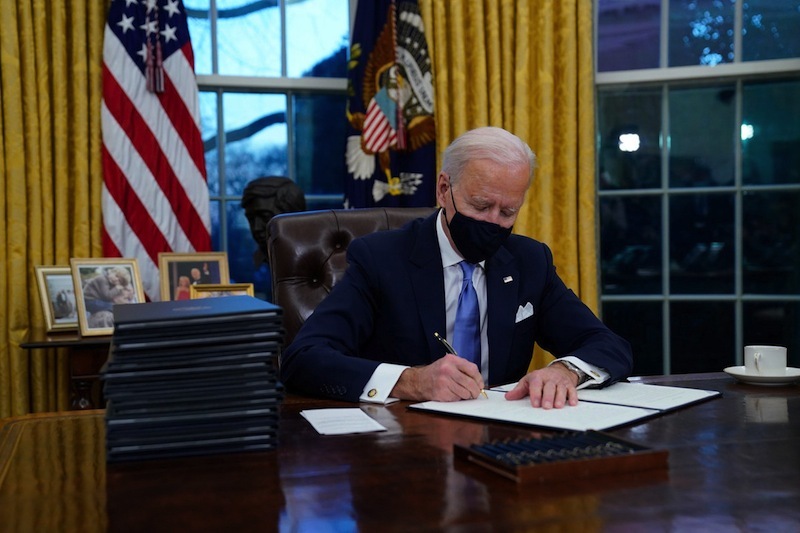 Tổng thống Biden ký lệnh buộc người vào Mỹ phải cách ly khi tới sân bay