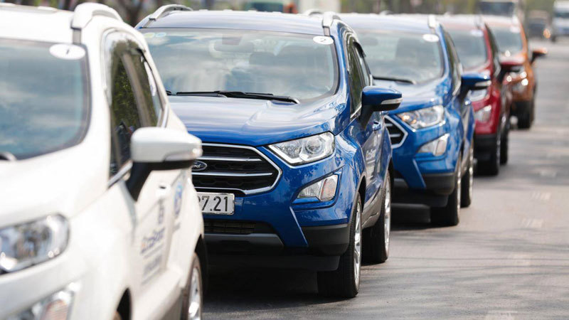 Ô tô SUV nhỏ chạy phố, bạn trẻ sẵn tiền xếp hàng chờ mua