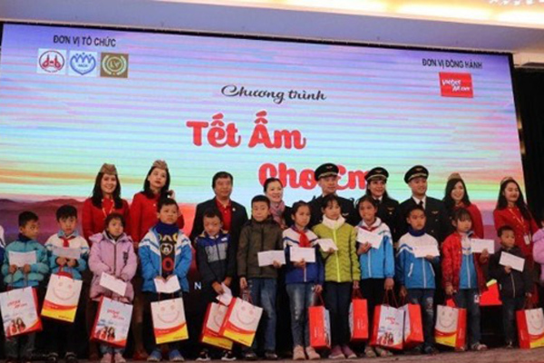 Vietjet chung tay mang ‘Tết ấm’ cho hơn 1.000 trẻ em nghèo