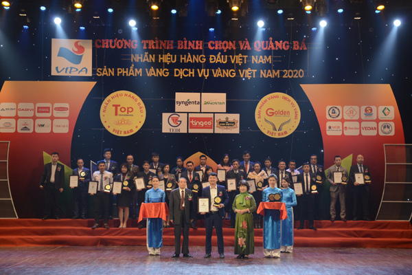 Tầm nhìn xa rộng đưa nước tinh khiết AVINAA vào top 50 nhãn hiệu hàng đầu Việt Nam