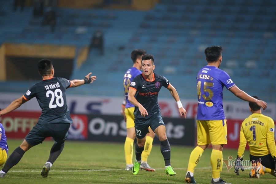 Hà Nội FC, Viettel 'sóng gió' ở V-League 2021: Vì sao nên mừng?