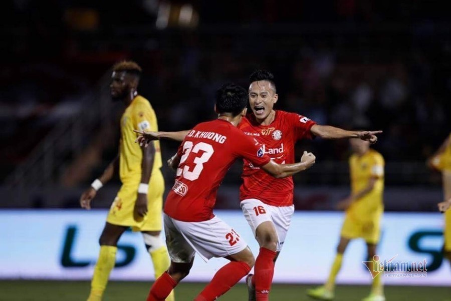 CLB TPHCM có Lee Nguyễn chỉ thắng nhọc: Trăm tỷ vậy thì xoàng!