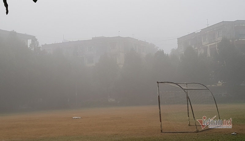 Sương mù dày đặc, ô tô 'bò' trên quốc lộ ở Thanh Hóa