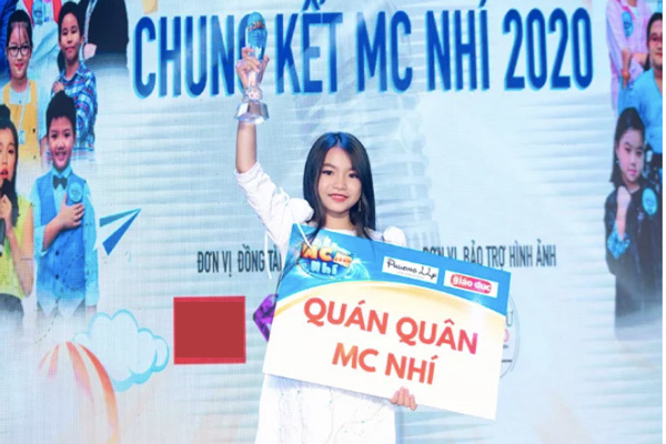 Cô bé 8 tuổi thành quán quân Người dẫn chương trình 2020