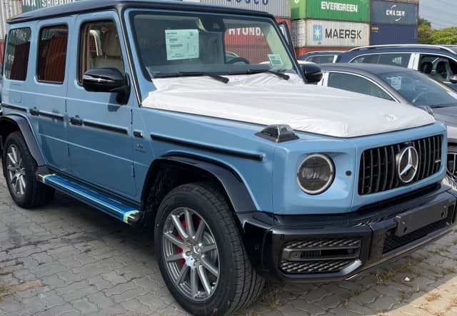 Cường Đô la sắm Mercedes AMG G63 màu độc nhất Việt Nam tặng vợ