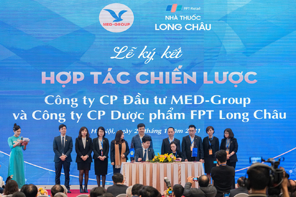 Nhà thuốc FPT Long Châu bắt tay Med Group nâng cao dịch vụ