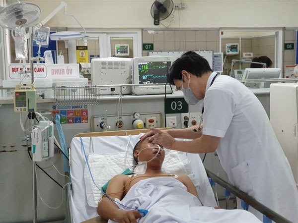 Doctors warn of alcohol poisoning as Tet nears