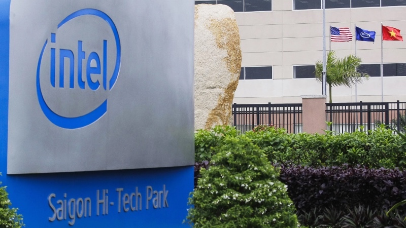 Ẩn sau quyết định lớn của Apple và gần 1,5 tỷ USD của Intel ở Việt Nam