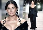 U60 Demi Moore lần đầu làm người mẫu show Prada