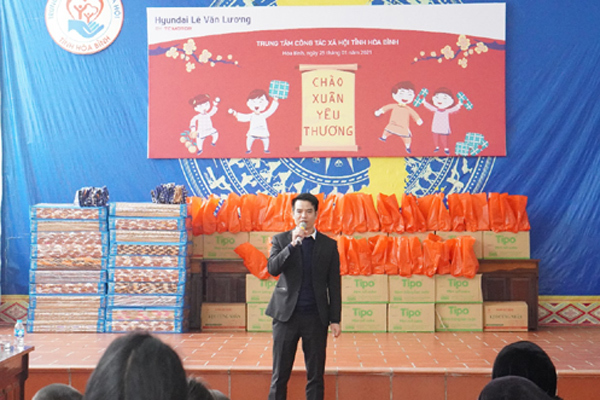 Hyundai Lê Văn Lương mang ‘Tết ấm’ đến Trung tâm công tác xã hội Hoà Bình