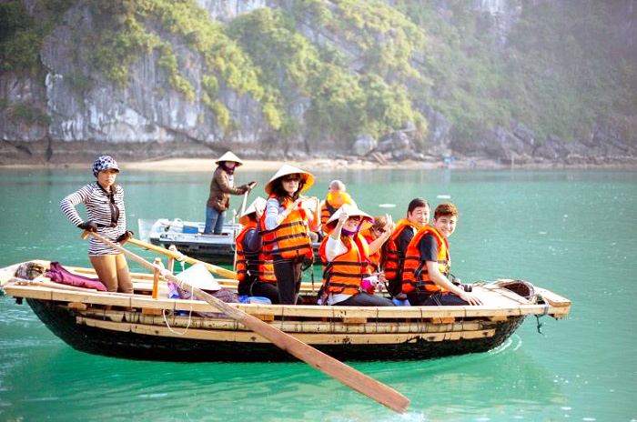 Du lịch hủy tour, hàng không hủy chuyến tránh Quảng Ninh