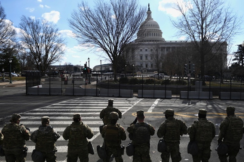Mỹ bắt đối tượng mang súng gần toà nhà Quốc hội