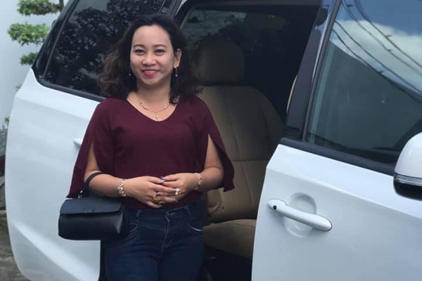 Cô chủ tiệm vải và ước mơ đưa áo dài Việt đi muôn nơi