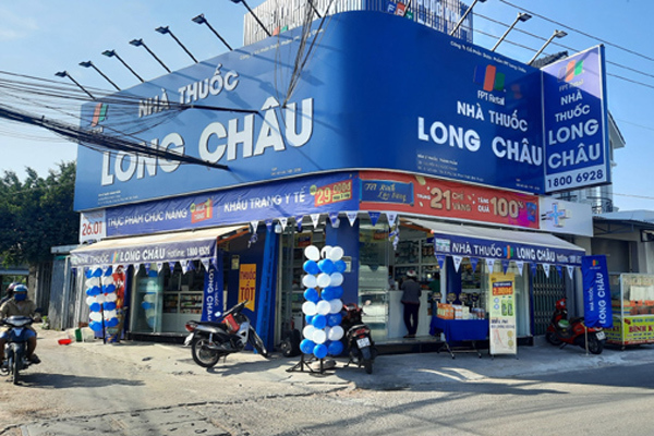 Nhà thuốc FPT Long Châu tặng gần 3 triệu khẩu trang cho khách hàng