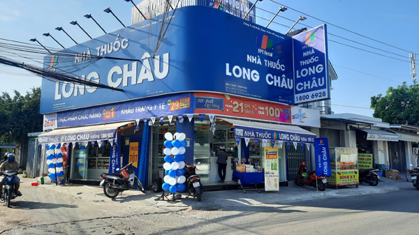 Nhà thuốc FPT Long Châu tặng gần 3 triệu khẩu trang cho khách hàng