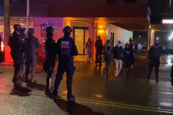 Mỹ bắt giữ nhiều kẻ quá khích gây bạo loạn