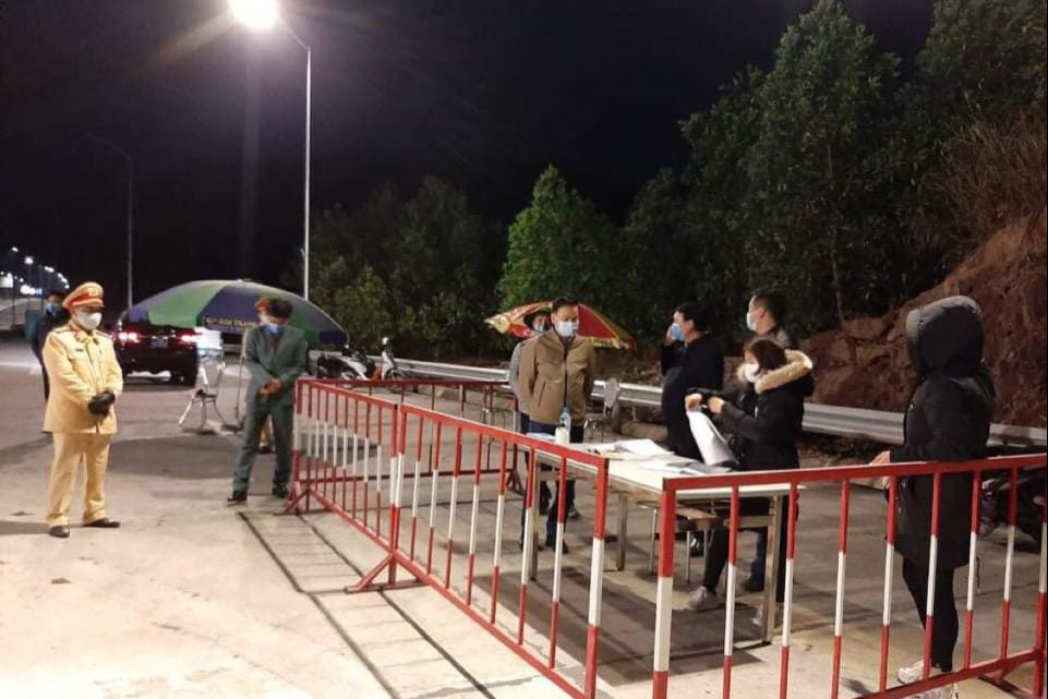 Quang Ninh's Cai Bau-Van Don under lockdown to prevent COVID-19 spread