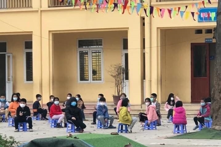 Phụ huynh mắc Covid-19, hơn 100 học sinh tiểu học phải xét nghiệm