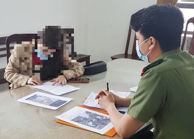 Đăng clip xúc phạm công an, người phụ nữ bị phạt 15 triệu đồng