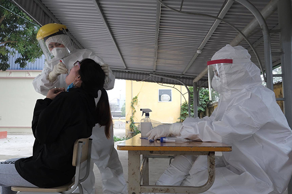 Thứ trưởng Y tế nói về việc có giãn cách xã hội với Hà Nội hay không