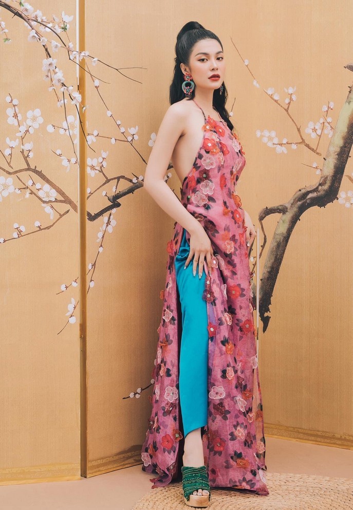 'Ngọc nữ Bolero’ Lily Chen diện áo dài cách tân