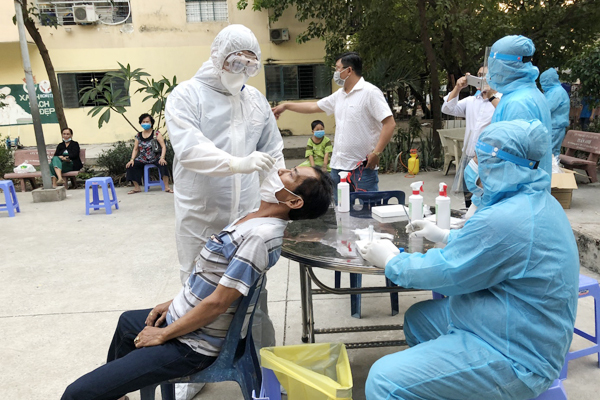 TP.HCM lấy 2.000 mẫu xét nghiệm nCoV trong cộng đồng
