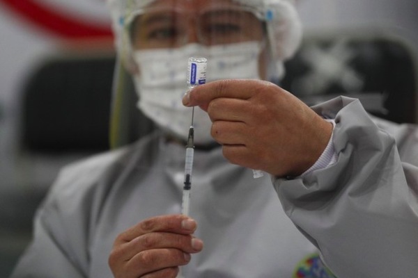 Vắc-xin Nga hiệu quả 91,6%, toàn cầu hơn 104 triệu ca nhiễm Covid-19