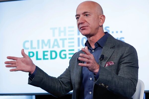 Tỷ phú Jeff Bezos từ chức CEO tập đoàn Amazon