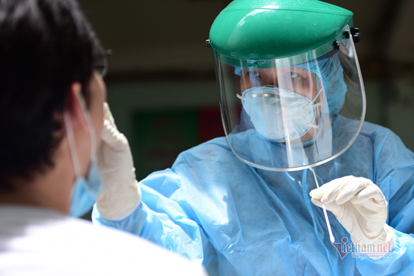 Hà Nội thông báo khẩn tìm hành khách trên 2 chuyến bay có ca Covid-19