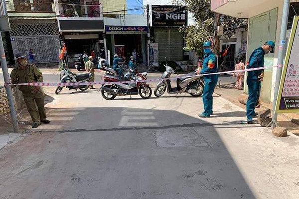 Công bố 13 ca Covid-19 cộng đồng, Hà Nội, TP.HCM thêm 4 ca