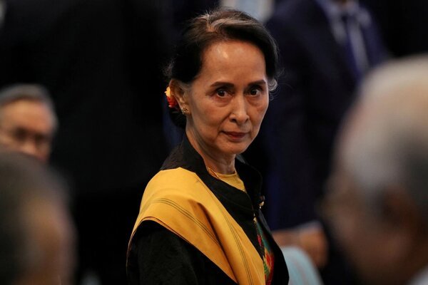 Bà Aung San Suu Kyi bị cáo buộc vi phạm luật xuất nhập khẩu