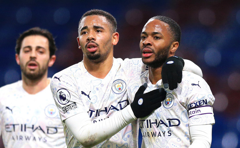 Thắng dễ Burnley, Man City cho MU hít khói