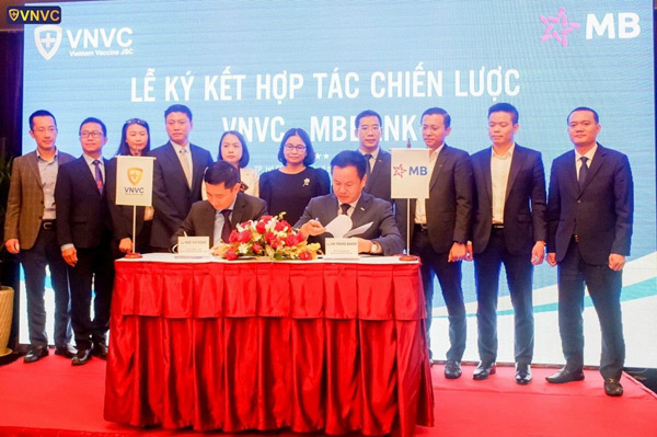 MB ký kết hợp tác chiến lược với Hệ thống trung tâm tiêm chủng VNVC