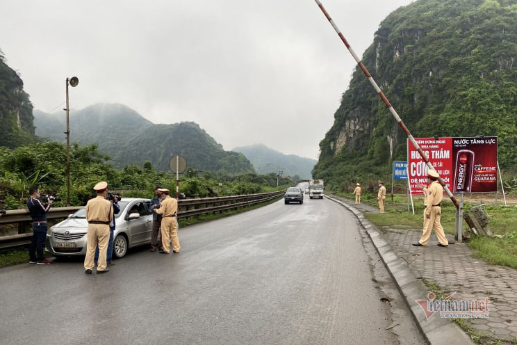 Các tỉnh miền Trung lập chốt kiểm soát, sẵn sàng xét nghiệm diện rộng