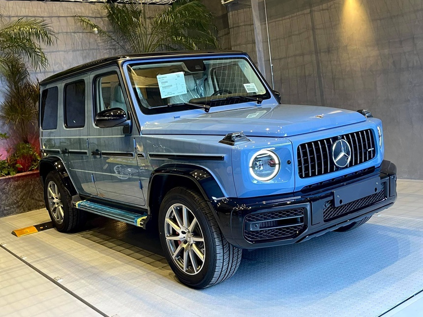 Mercedes-AMG G 63 màu độc xuất hiện trong garage của Cường Đô La