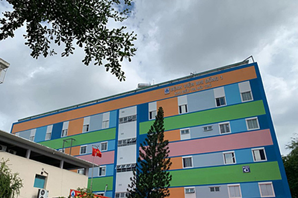 Bác sĩ là F1 khai báo sai, cách ly khẩn 20 nhân viên y tế ở TP.HCM