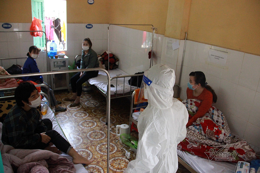 Hình ảnh những bệnh nhân Covid-19 trong khu cách ly ở Chí Linh